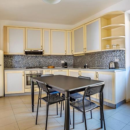 Elegant 2 Bedrooms Apartments Near Duomo Milán Exteriér fotografie